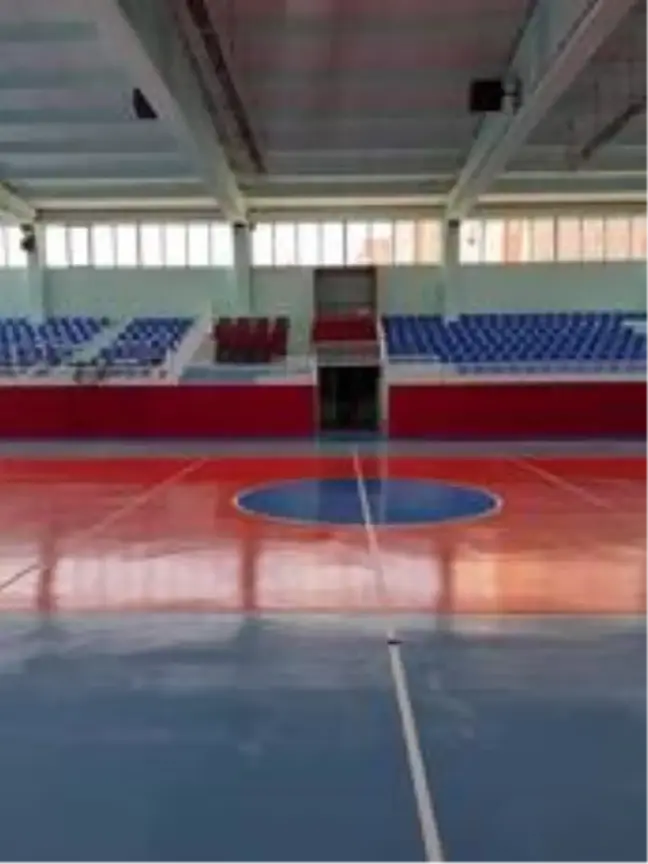 Altıntaş Kapalı Spor Salonu yeni döneme hazır