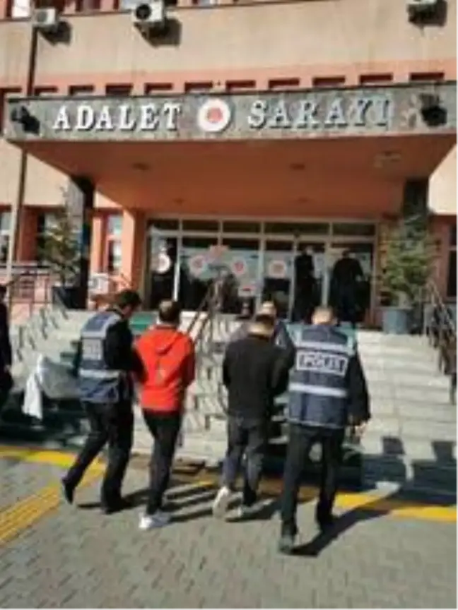 Ecza deposundan ilaç çalan şüpheliler tutuklandı