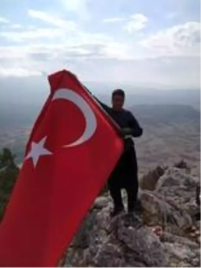 Mehmetçiğe bir çuval un bağışladı