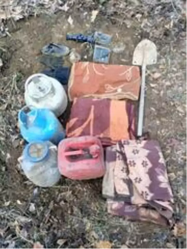 Son dakika haberleri... Bingöl'de teröristlere ait iki odalı sığınak imha edildi