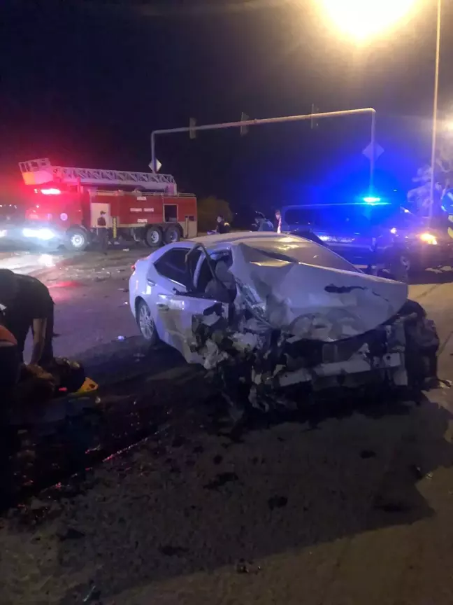 Son dakika haberi: Antalya'da 2 kişinin yaralandığı trafik kazası güvenlik kamerasında