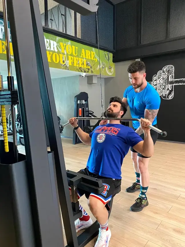 Spor salonları tedbir alarak vatandaşlara hizmet vermeye devam ediyor