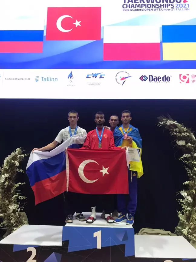 Kavaklı sporcu Avrupa Ümitler ve Yıldızlar Tekvando Şampiyonası'nda altın madalya kazandı