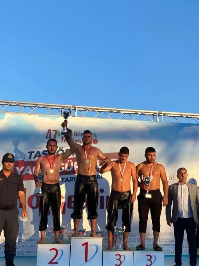 Alaplı Aktif Gençlik ve Spor kulübünün güreşçileri İzmit'de şampiyon oldu