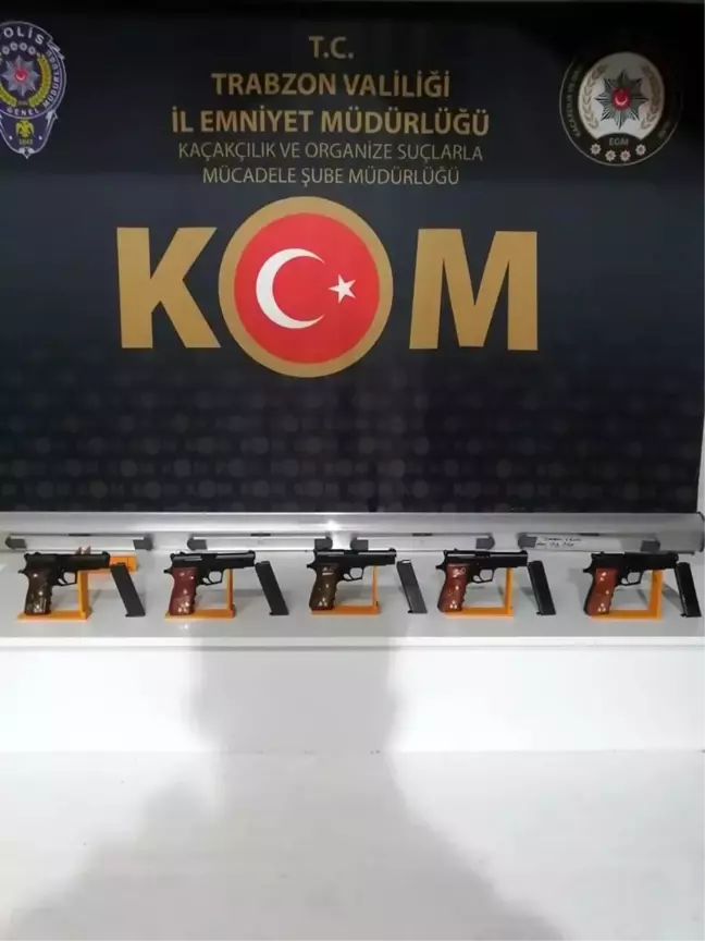 Aracında 5 ruhsatsız tabanca ile yakalandı