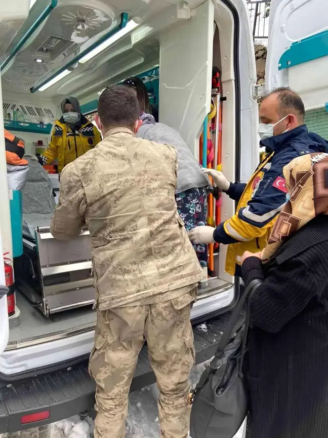 Son dakika... Jandarma yaşlı kadın için seferber oldu