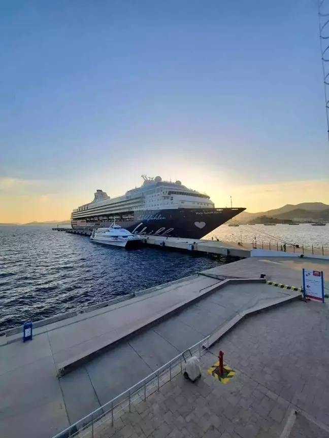 Bin 270 yolcu ile Bodrum'a geldi