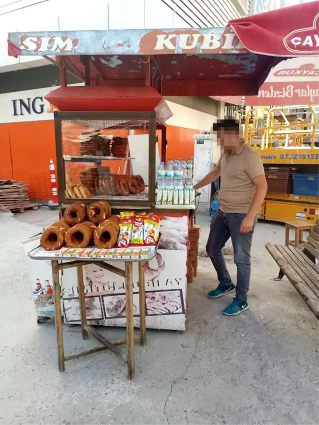 Polis simitçi kılığına girdi, hırsızlık şüphelisi kadını yakaladı
