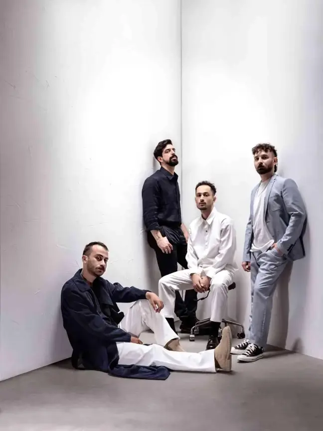 Sevilen müzik grubu dijital platformlarda ilk 5'e girdi