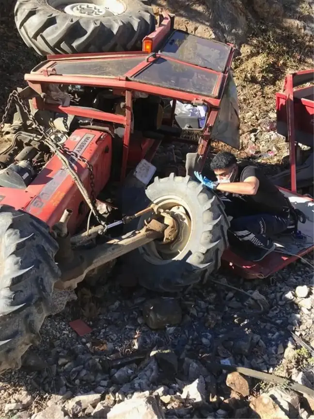 Son dakika haber! Çanakkale'de işçileri taşıyan traktörün devrilmesi sonucu 1 kişi öldü, 2 kişi yaralandı