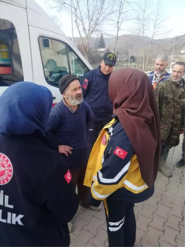 kayıp olarak aranırken 16 saat sonra bir ağacın altında yatarken bulundu