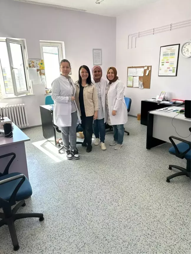 Hastane personelleri ile bir araya geldi