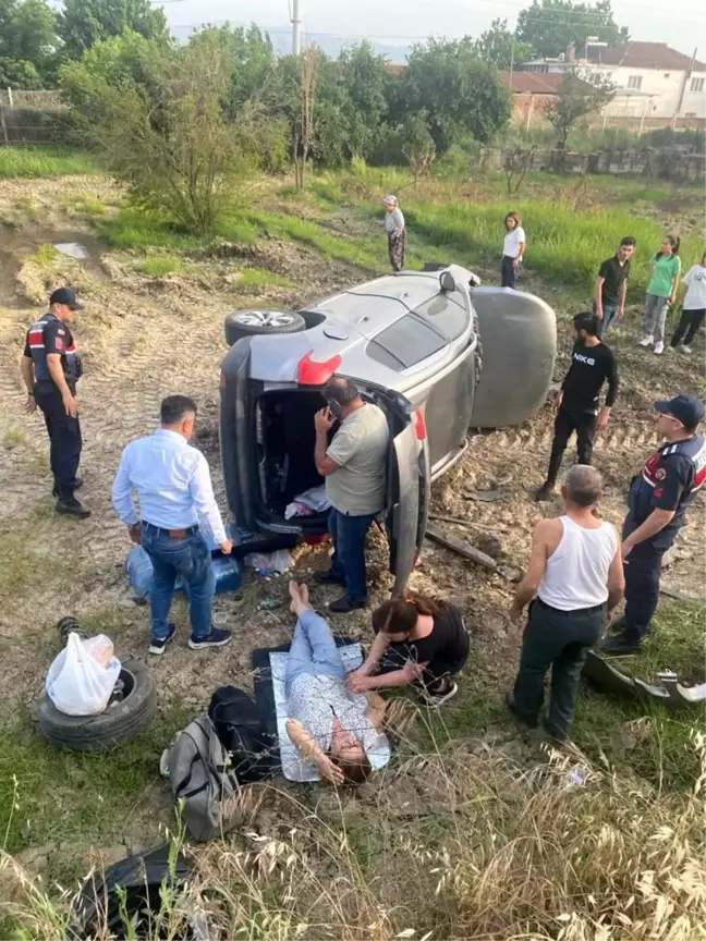 Aydın'da otomobil şarampole uçtu: 2 yaralı