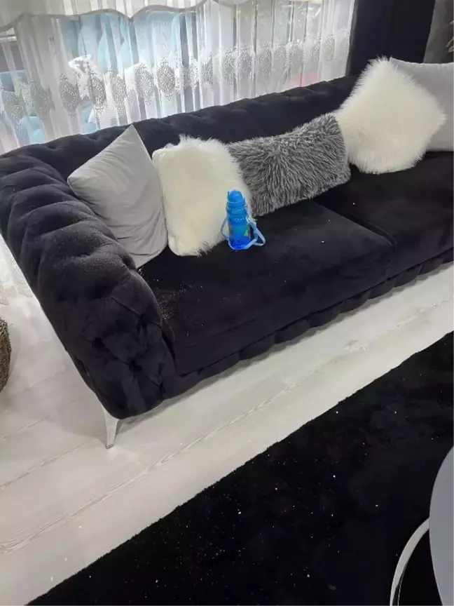 Kocaeli'de Televizyon İzleyen Çocuğun Üzerine Mermi Düştü