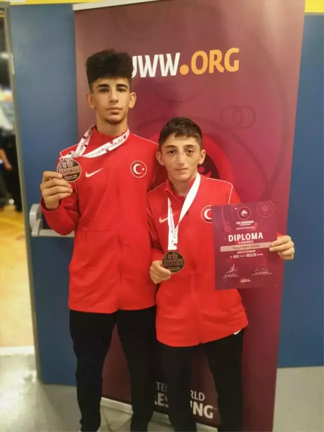 Milli güreşçiler Macaristan'da bronz madalya kazandı