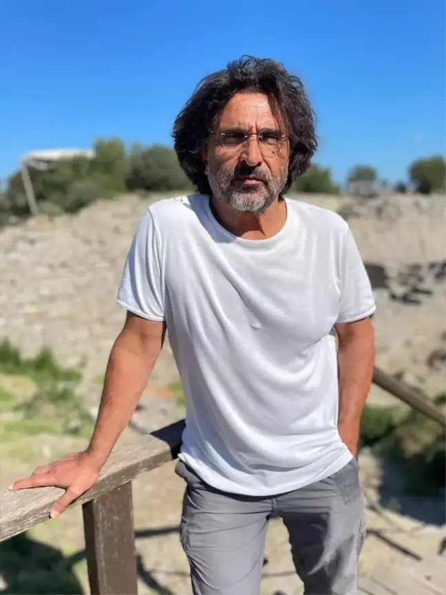 Troya Antik Kenti Kazı Heyeti Başkanı Prof. Dr. Rüstem Aslan, İtalya'da prestijli bir ödüle layık görüldü