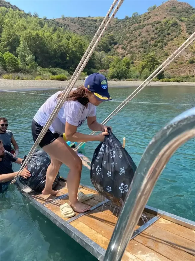 Fethiye'de Kızılada'da Çevre Temizliği Yapıldı