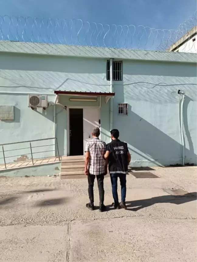 Nazilli'de Uyuşturucu Operasyonu: 900 Gram Esrar ve 10 Kök Hint Keneviri Ele Geçirildi