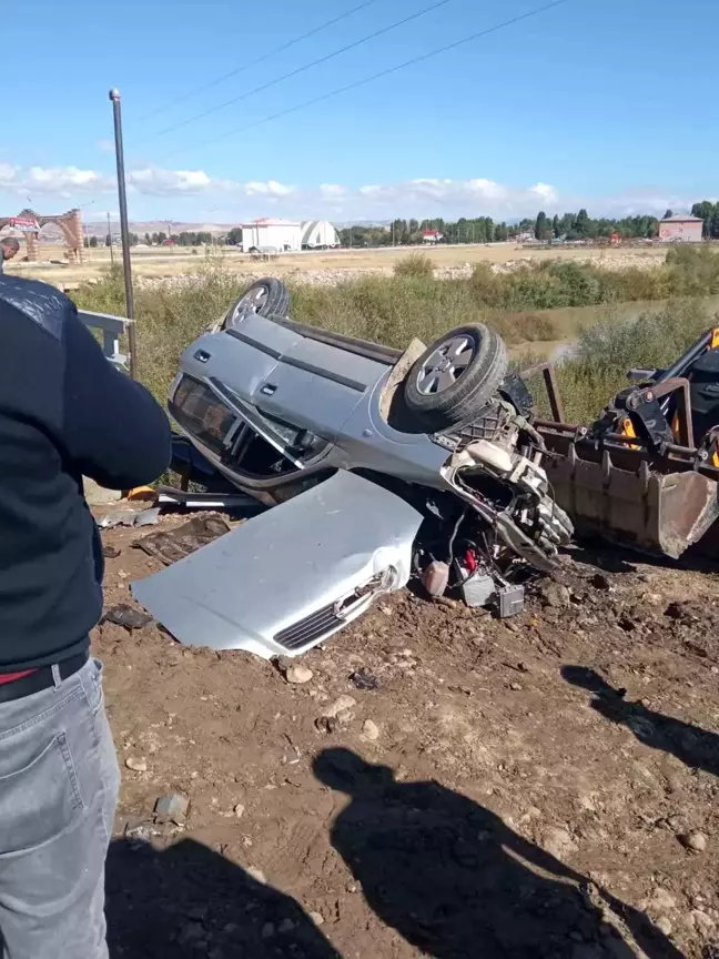 Muş'ta Otomobil Kazası: 2 Ölü, 1 Yaralı