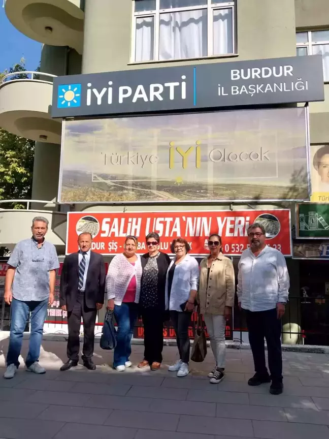 Burdur'da İYİ Partili Yöneticiler ve Üyeler İstifa Etti