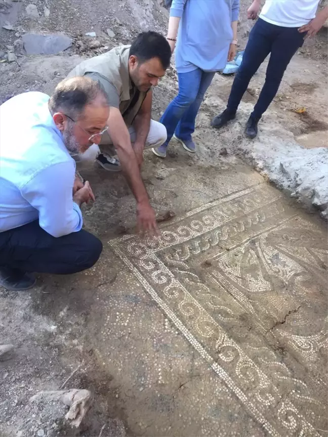 Afşin'de 1500 yıllık kilise mozaiği bulundu