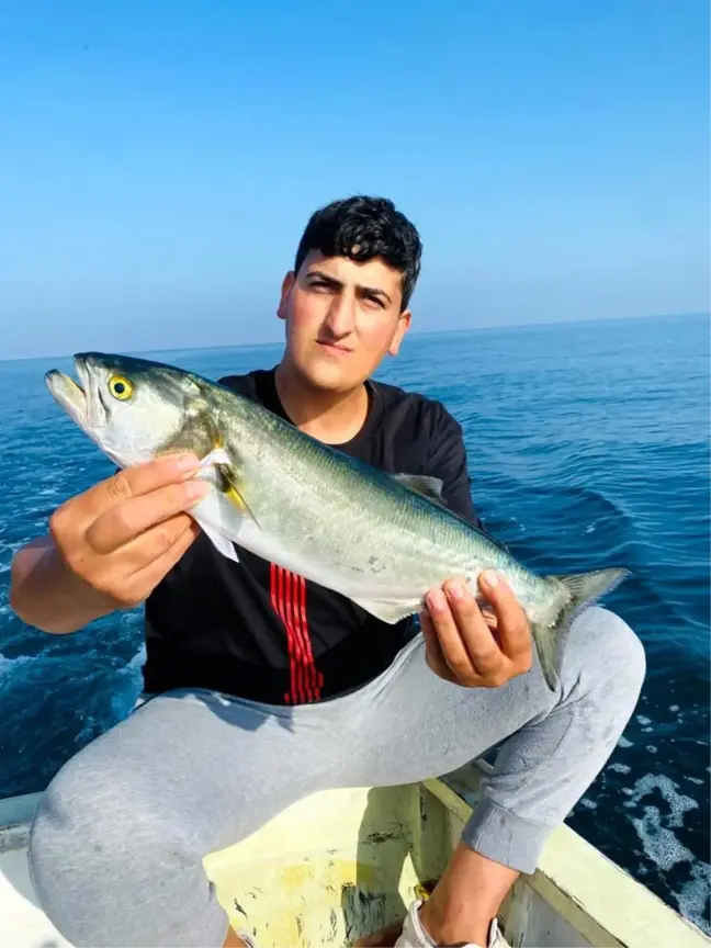 Amatör balıkçı oltasına 1 kilo 100 gramlık kofana balığı takıldı