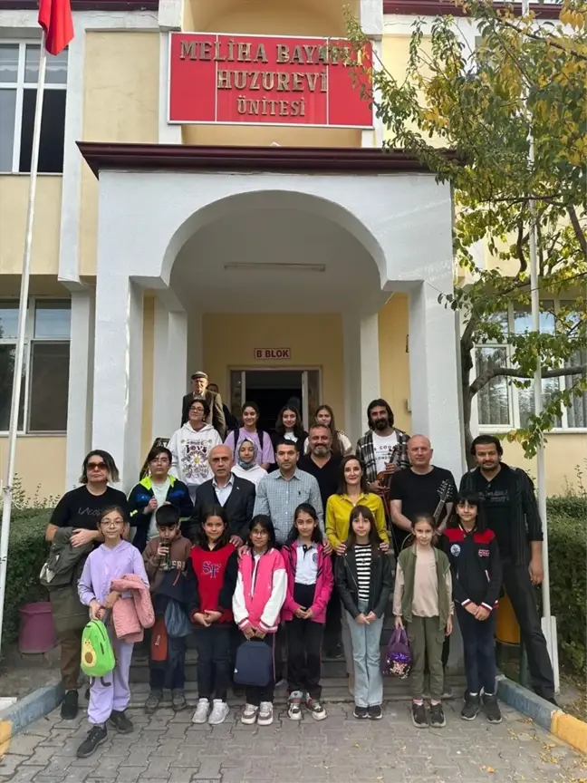 Niğde'de BİLSEM Öğrencileri Huzurevi Ziyareti