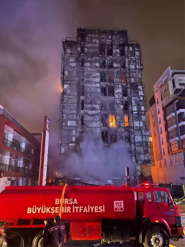 Bursa'da 10 Katlı Apartmanda Yangın Çıktı