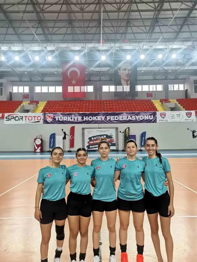 Ege Yıldızları Spor Kulübü Kadın Hokey Takımı Türkiye Kadın Hokey A Milli Takımının Yüzde 25'ini Oluşturuyor