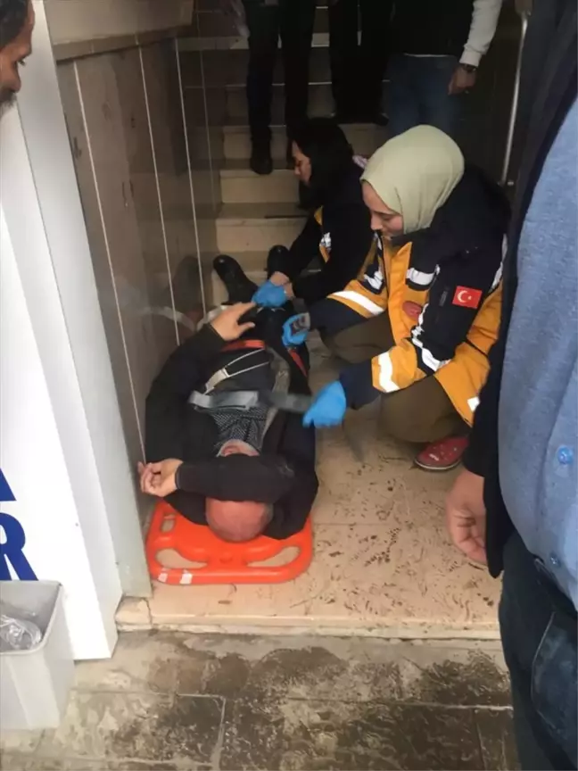 Salıpazarı'nda Merdivenlerden Düşen Kişi Hastaneye Kaldırıldı