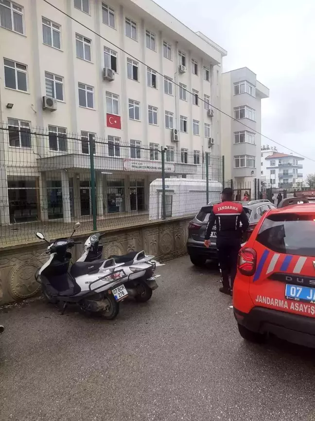 Alanya'da okul çevrelerine güvenlik uygulamaları yapıldı