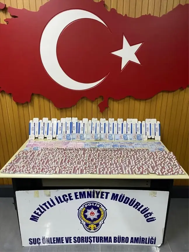 Mersin'de Otomobilde Gizlenmiş 1158 Uyuşturucu Hap Ele Geçirildi