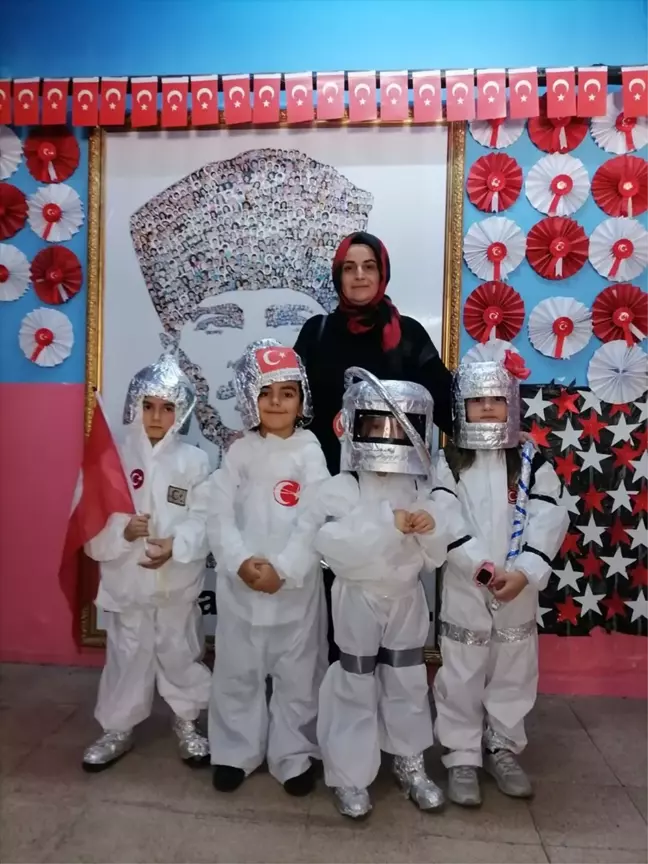 Manisa'da İlkokul Öğrencilerine Atatürk Çocukları Uzayda Etkinliği
