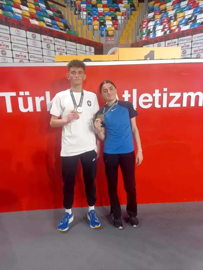 Karslı Atletler U18 Türkiye Atletizm Salon Şampiyonası'nda Madalyaları Topladı