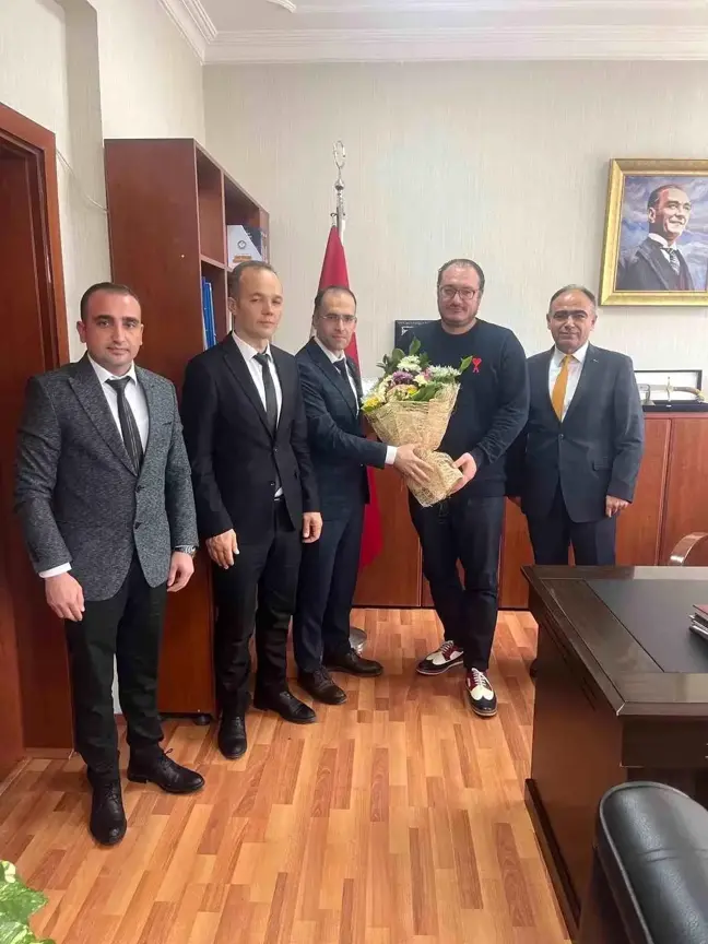 Sarıgöl Vergi Dairesi Müdürü ve personelleri Kaymakamı ziyaret etti
