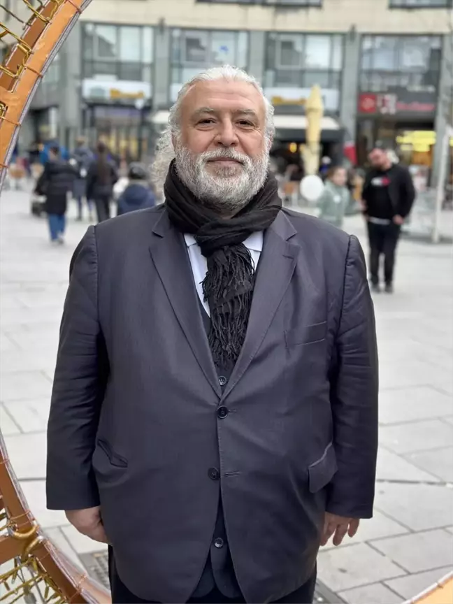 Almanya'da Türklerin Yoğun Yaşadığı Cadde Ramazan Ayına Özel Aydınlatıldı