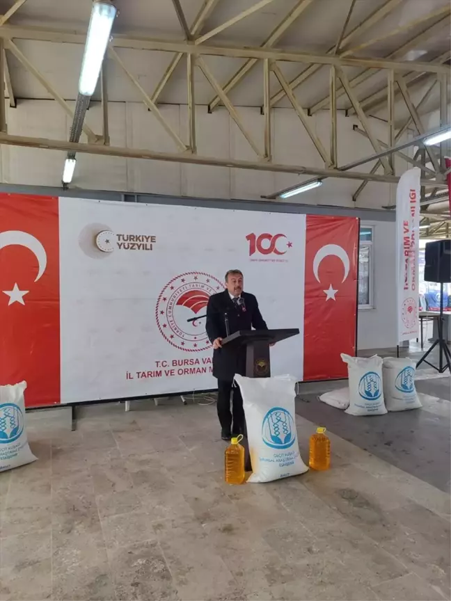 Harmancık ilçesinde 8 ton aspir tohumu dağıtım töreni düzenlendi