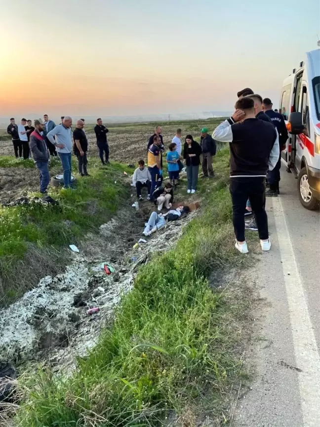 Edirne'de Otomobil Takla Attı: 5 Kişi Yaralandı