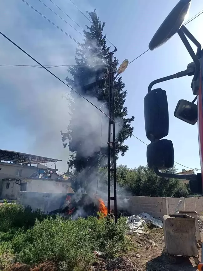 Hatay'ın Kumlu İlçesi'nde Bahçe Yangını Söndürüldü