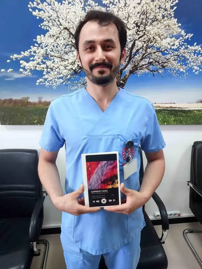 Temizlik personeli ilk şiir kitabını çıkardı
