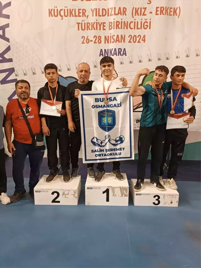 Bursa Salih Şeremet Ortaokulu Bilek Güreşi Takımı Türkiye Birincisi