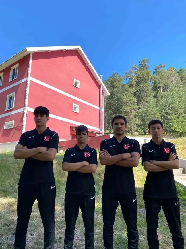 Afyonkarahisarlı Sporcular U-17 Avrupa Güreş Şampiyonasında Türkiye'yi Temsil Edecek