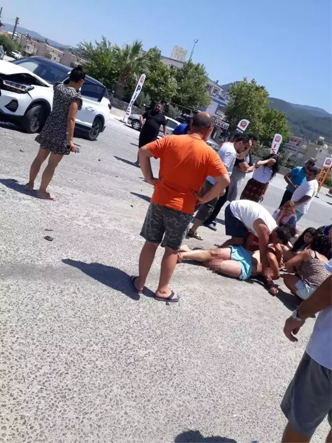 Kuşadası'nda motosiklet ile otomobil kafa kafaya çarpıştı