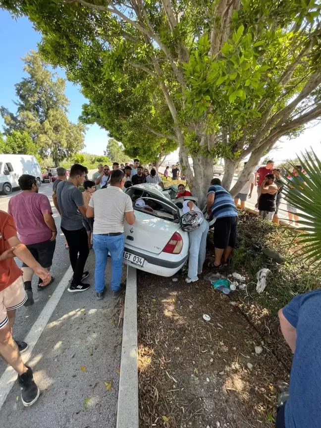 Kumluca'da Otomobil Kazası: 3 Kişi Hayatını Kaybetti