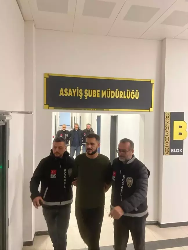 Pastane sahibi, şaka amaçlı doğrulttuğu silahla çalışanını öldürdü