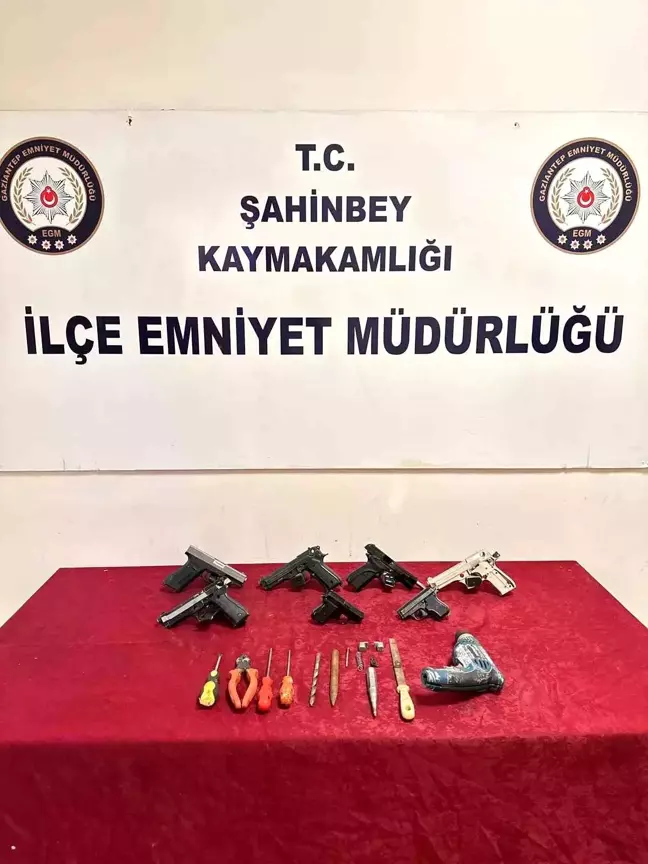 Gaziantep'te Kaçakçılık Operasyonu: 4 Şüpheli Yakalandı