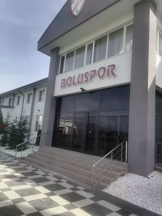 Boluspor, Bekir İrtegün ile olan anlaşmayı iptal etti