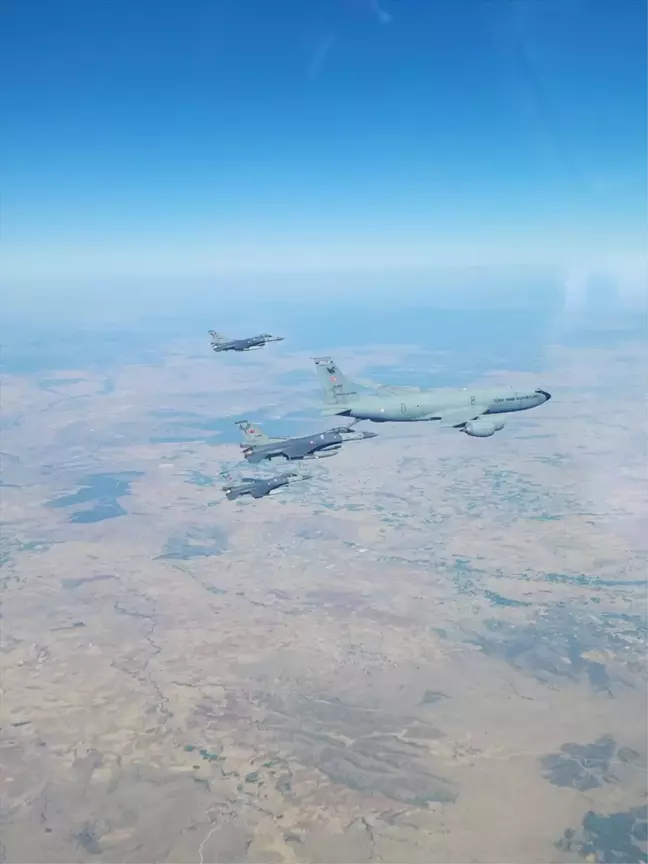 MSB'ye ait F-16 ve KC-135R uçakları Romanya'da eğitime katıldı