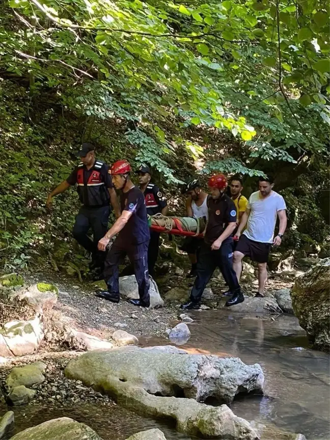 İznik'te kanyonda düşen kadın ekiplerce kurtarıldı