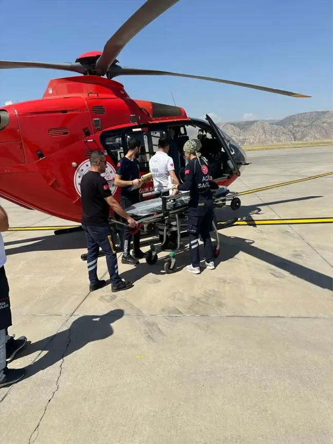 3 yaşındaki çocuk ambulans helikopterle Elazığ'a sevk edildi